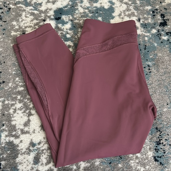 Lululemon leggings size 10 - Picture 10 of 10